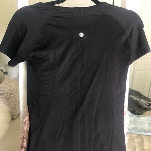 Lululemon tee